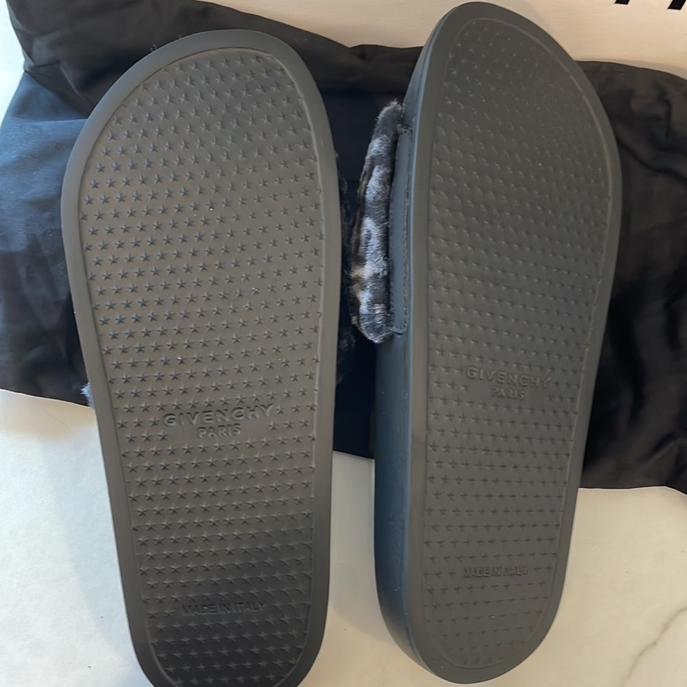 Givenchy Black Shearling Monogram Flat Slides Siz… - image 4